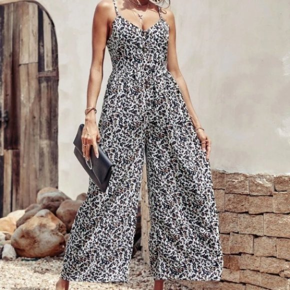 leopard Print Button down Jumpsuit - Picture 2 of 7